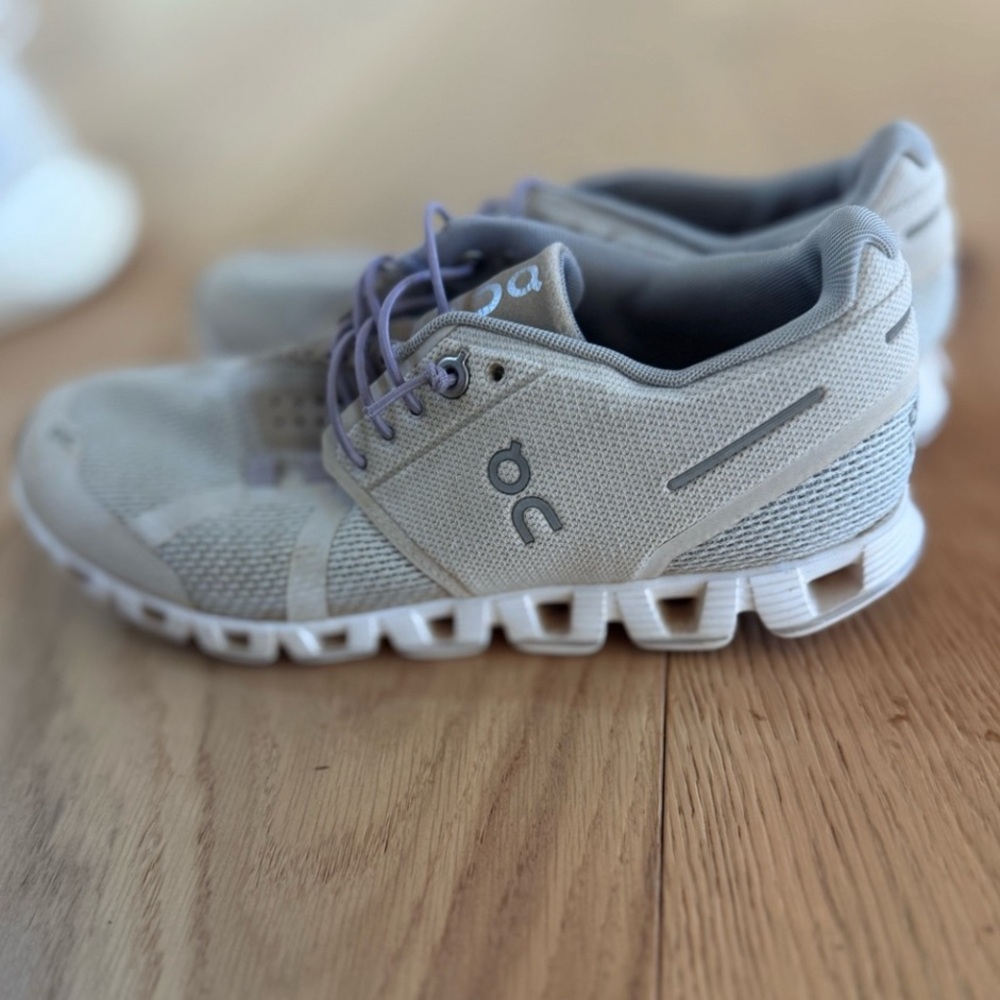 On Cloud Running womens Athletic Shoes - Light Gray